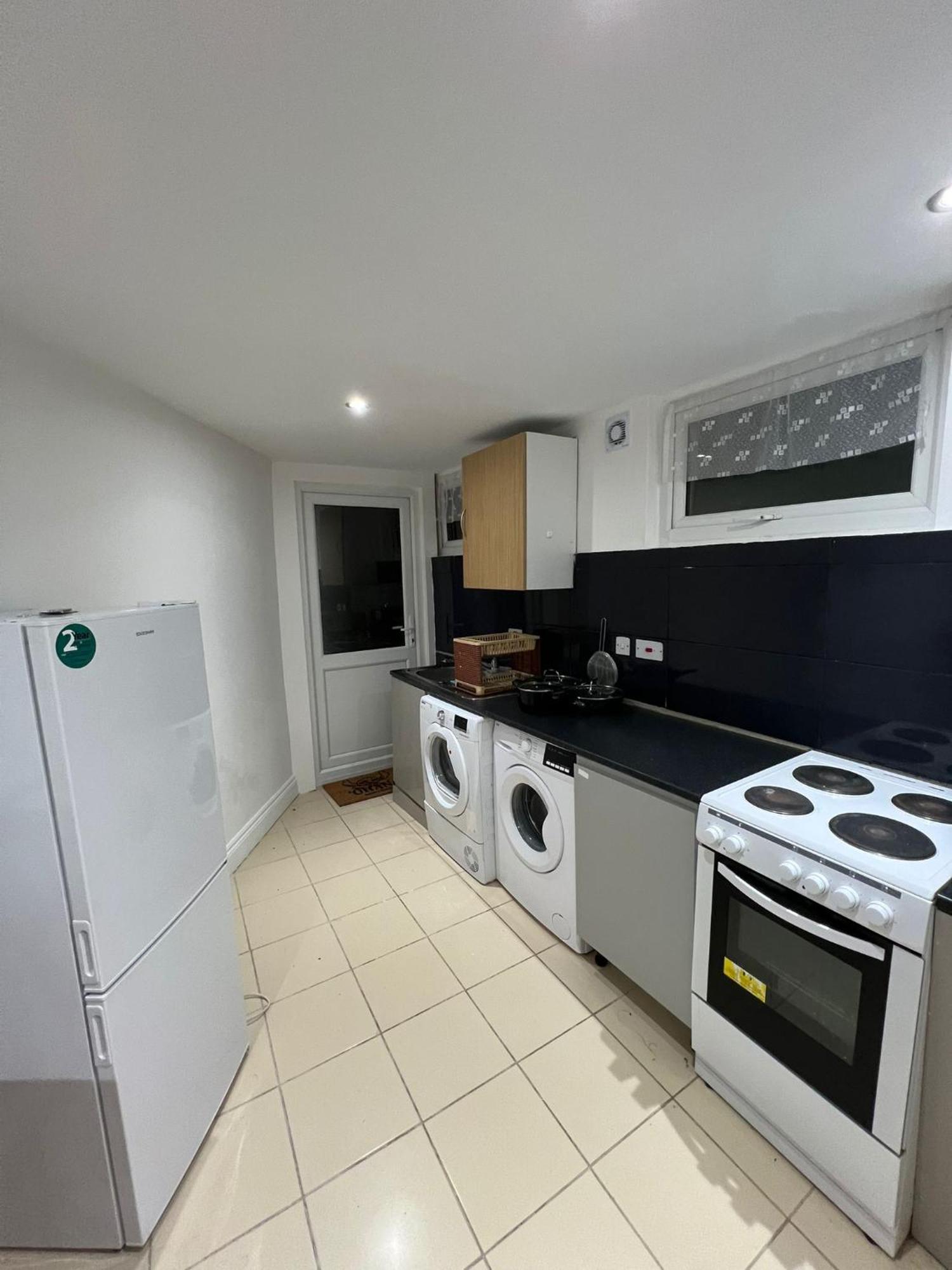 Ferienwohnung Starlet Manor Park London Exterior foto